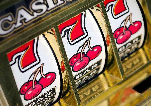 siren4d mobile app showing Caishen Wins table and payment options